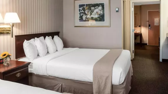 Quality Suites Lake Wright | Virginia - Norfolk - Virginia Beach (ve civarı) - Norfolk