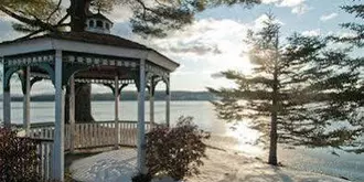 Lake House at Ferry Point