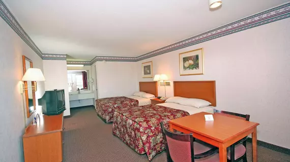 Rodeway Inn Expo Center | Güney Karolayna - Greenville - Spartanburg (ve civarı) - Spartanburg