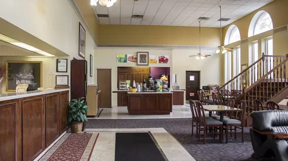 Quality Inn Wickliffe | Ohio - Cleveland (ve civarı) - Wickliffe