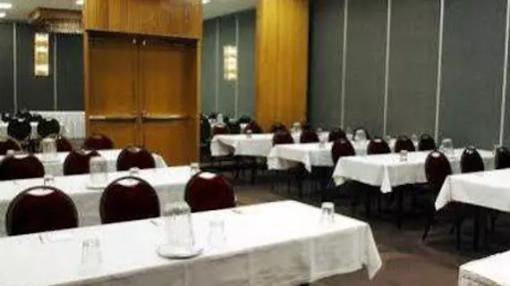 Ramada Conference Center Kansas City | Missouri - Kansas City (ve civarı) - Kansas