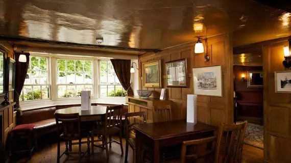 The Red Lion Hotel | Londra (ve civarı) - Hillingdon - Harefield