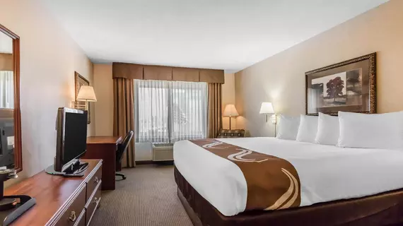 Flint Hill Inn and Suites | Kansas - Emporia (ve civarı) - Emporia