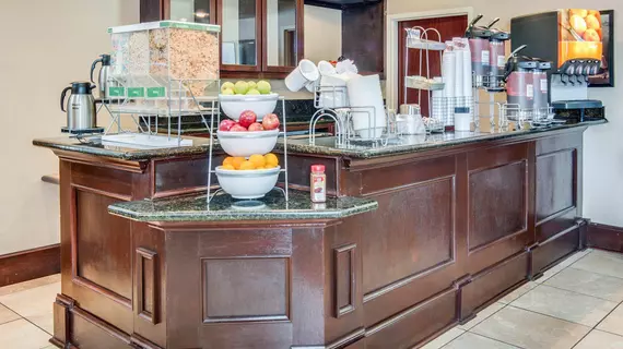 COMFORT SUITES SHREVEPORT | Louisiana - Bossier Parish - Shreveport (ve civarı) - Shreveport