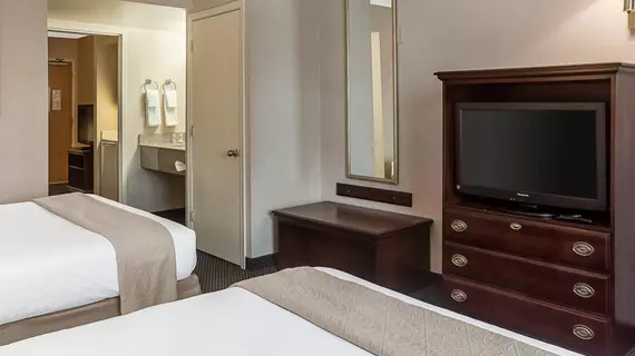 Quality Suites Lake Wright | Virginia - Norfolk - Virginia Beach (ve civarı) - Norfolk