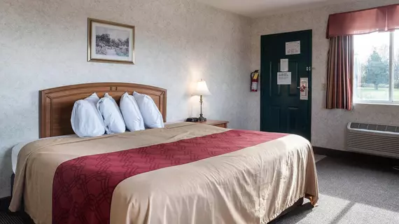 Red Carpet Inn & Suites Canandaigua | New York - Rochester (ve civarı) - Canandaigua