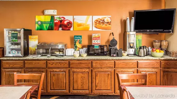 Quality Inn & Suites Muskogee | Oklahoma - Muskogee (ve civarı) - Muskogee