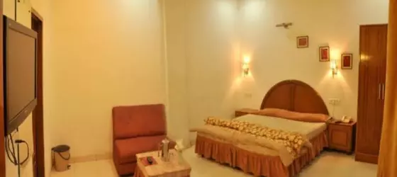 Hotel Queensland | Pencap - Amritsar