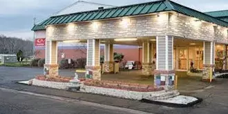 Econo Lodge Inn and Suites