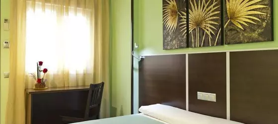 Hostal Avenida Barajas | Madrid Özerk Topluluğu - Madrid (ve civarı) - Madrid