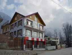 Hotel Noora Palace | Cammu ve Keşmir - Srinagar (ve civarı) - Srinagar - Nishat-Shalimar