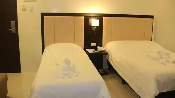 Manhattan Suites Inn | Negros Oriental - Dumaguete (ve civarı) - Dumaguete