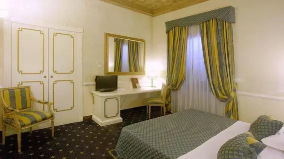 Hotel Traiano | Lazio - Roma (ve civarı) - Roma Kent Merkezi - Rione II Trevi