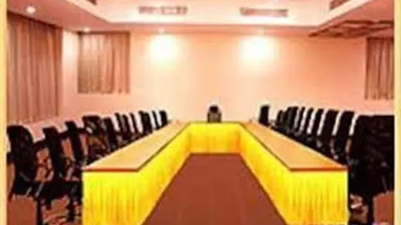 Gopika Regency Hotel | Kerala - Ernakulam Bölgesi - Koşin (ve civarı) - Kuzey Paravur