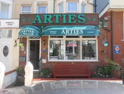 Arties Hotel | Lancashire (kontluk) - Blackpool - Güney Sahili