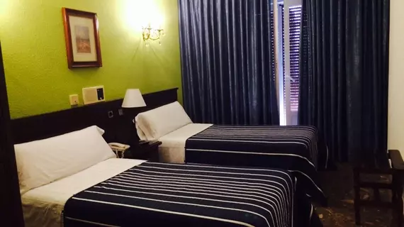 Hostal Sonsoles | Madrid Özerk Topluluğu - Madrid (ve civarı) - Chueca