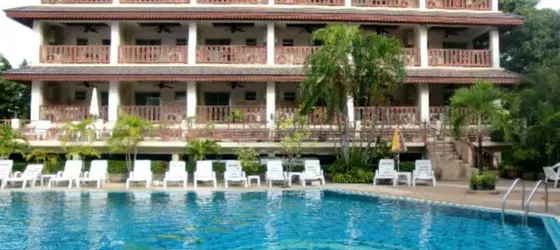 Boss Suites Pattaya | Chonburi (vilayet) - Pattaya (ve civarı) - Pattaya - Pattaya Körfezi