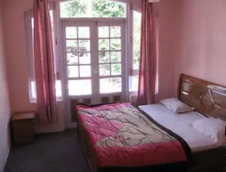 Hotel Gulistan | Cammu ve Keşmir - Srinagar (ve civarı) - Srinagar - Dal Gölü