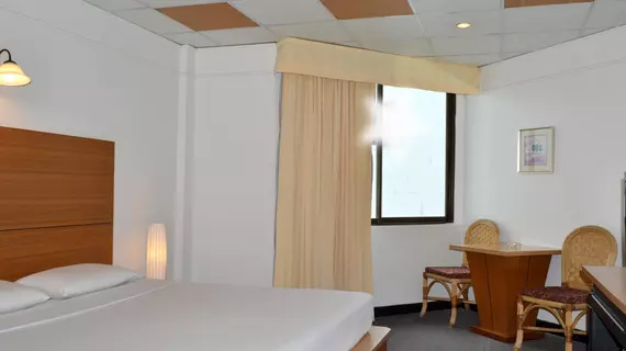 Flipper Lodge Hotel | Chonburi (vilayet) - Pattaya (ve civarı) - Pattaya - Pattaya Körfezi