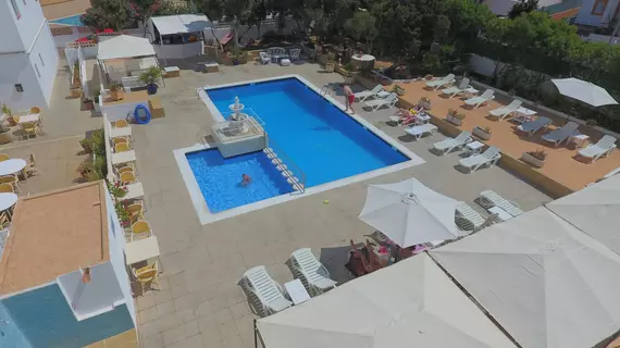 Apartamentos San Antonio Beach | Balearic Adaları - İbiza Adası - Sant Antoni de Portmany - Cala de Bou