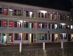 New Pine Hotel | Uttarkand - Almora (ve civarı) - Almora