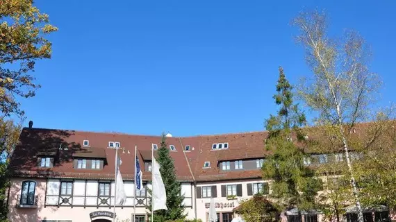 relexa Waldhotel Schatten | Baden-Wuerttemberg - Rems-Murr-Kreis - Stuttgart (ve civarı) - Stuttgart - Büsnau