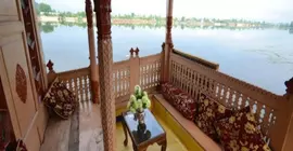 Houseboat Lily of Nageen | Cammu ve Keşmir - Srinagar (ve civarı) - Gulmarg - Nagīn Bāgh