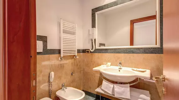 Romoli Hotel | Lazio - Roma (ve civarı) - Roma Kent Merkezi - San Giovanni