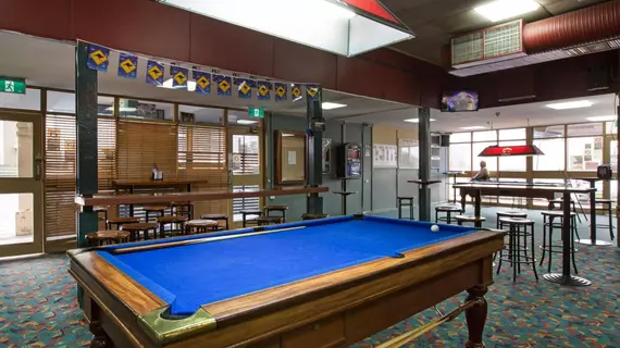 Brown Jug Inn Hotel | New South Wales - Sidney (ve civarı) - Fairfield Heights