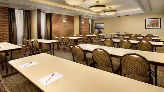 Drury Inn & Suites Springfield | İllinois - Springfield (ve civarı) - Springfield