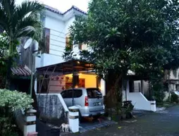 Monjali Guest House | Yogyakarta Özel Bölgesi - Yogyakarta (ve civarı) - Ngaglik - Mlati