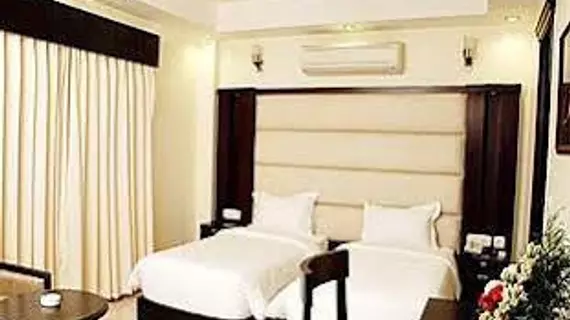 Hotel Meridian Plaza | Batı Delhi - Ulusal Eyalet Başkenti Delhi - Delhi (ve civarı) - Yeni Delhi - Greater Kailash