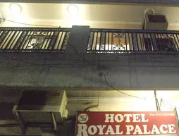 Hotel Royal Palace | Pencap - Chandigarh (ve civarı) - Chandigarh