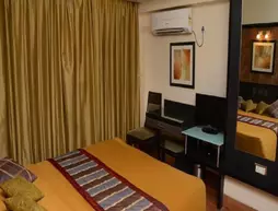 Hotel Sampoorna | Maharaştra - Raigad - Bombay (ve civarı) - Bombay - Malad - Batı Banliyöleri