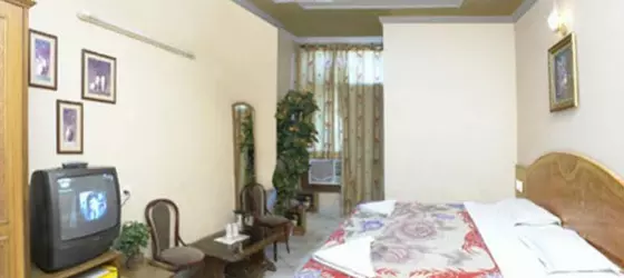 Hotel Jyoti Deluxe | Batı Delhi - Ulusal Eyalet Başkenti Delhi - Delhi (ve civarı) - Yeni Delhi - Karol Bagh