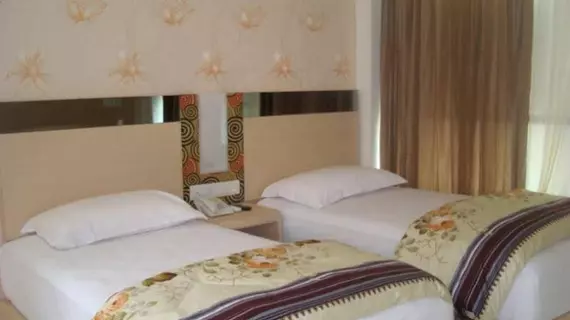 Dewarna Hotel Sutoyo | Doğu Cava - Malang - Singosari