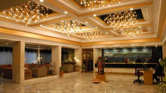 Dolphin Hotel | Andra Pradeş - Visakhapatnam (ve civarı) - Visakhapatnam - Dabagardens