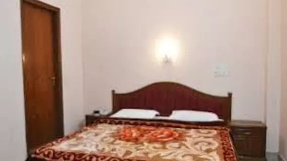 Hotel Golden Deluxe | Batı Delhi - Ulusal Eyalet Başkenti Delhi - Delhi (ve civarı) - Yeni Delhi - Karol Bagh