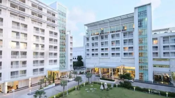 Kameo Grand Rayong Hotel & Serviced Apartments | Rayong İli - Rayong