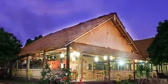 Bumbangku Beach Cottage