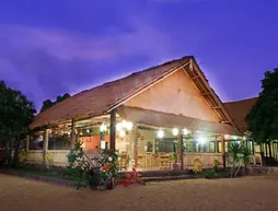 Bumbangku Beach Cottage