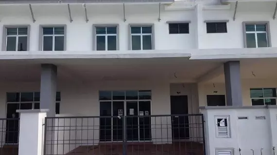 KEMAMAN RESTHOUSE C | Pahang - Kuantan (ve civarı) - Chukai - Kampung Janda