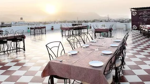 Hotel Royal Pratap Niwas | Racastan - Udaipur Bölgesi - Udaipur