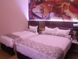 Malang City Boulevard Homestay and Resto | Doğu Cava - Malang