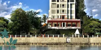 Ganga Kinare - A Riverside Boutique Hotel