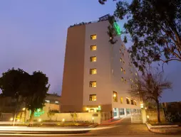 Lemon Tree Hotel Chandigarh | Pencap - Chandigarh (ve civarı) - Chandigarh