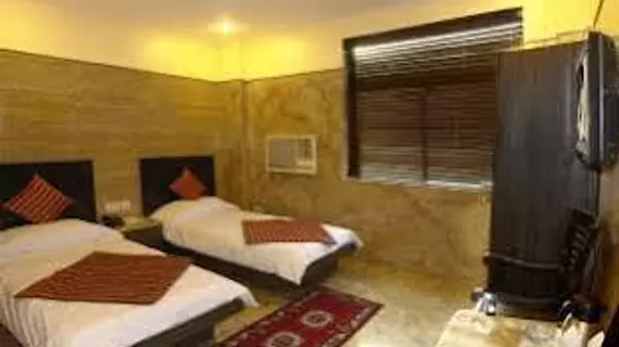 Hotel Maan K | Batı Delhi - Ulusal Eyalet Başkenti Delhi - Delhi (ve civarı) - Yeni Delhi - Karol Bagh