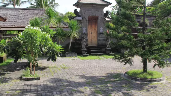 Suji Bungalow | Bali - Kuta - Kuta Merkezi