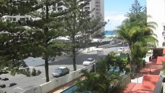 Trickett Gardens Holiday Inn | Queensland - Gold Coast (Altın Sahil) - Surfers Paradise