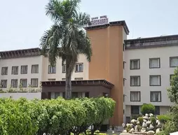 Hotel Madhuban | Uttarkand - Dehra Dun Bölgesi - Dehradun